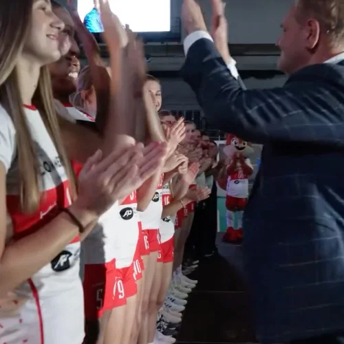 Wspólnie z Wami, ze śpiewem, z uśmiechami i dobrą energią, weszliśmy oficjalnie w sezon 2026/2027! ⚪️🔴⚪️

"W naszym mieś