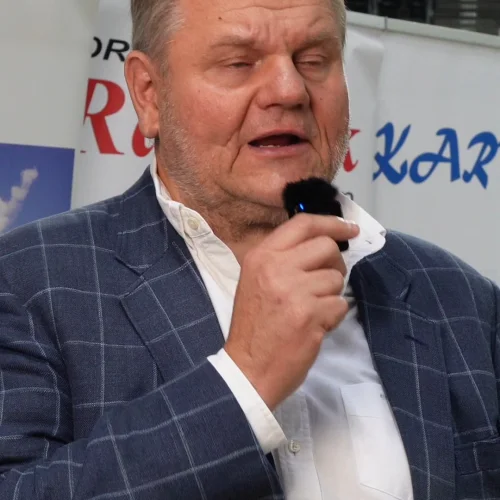 Łza w oku i palpitacja serca - tak na Huberta Hoffmana działa ŁKS ⚪️🔴⚪️ 
O tym, że Prezes ma przeplatankę w sercu, nie m