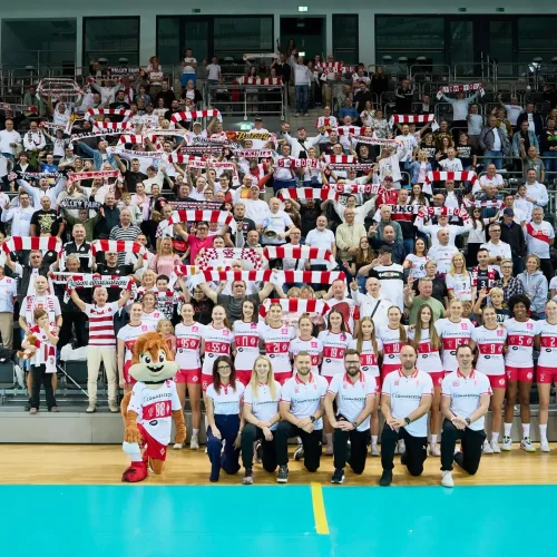 W tych barwach siła jest! 🤍❤️🤍 Dziękujemy że było Was tak wielu, liczymy na jeszcze lepszą frekwencję w niedzielę!

Bile