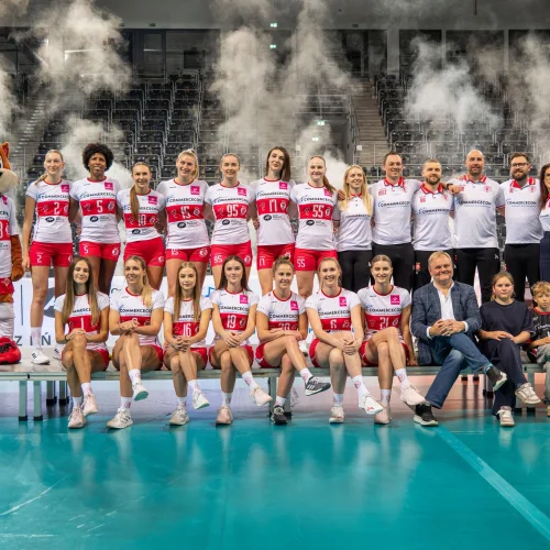 Team2026/2027. Dziękujemy ze byliście. 🤍❤️🤍

Wchodzimy RAZEM w nowy sezon!

Partnerem prezentacji zespołu była @lodzkako