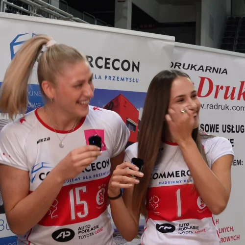 Już uprzedzaliśmy, że to będzie mocny duet... Okazuje się, że nie tylko na boisku, ale również w wywiadach 😅

🤔 Co Elles
