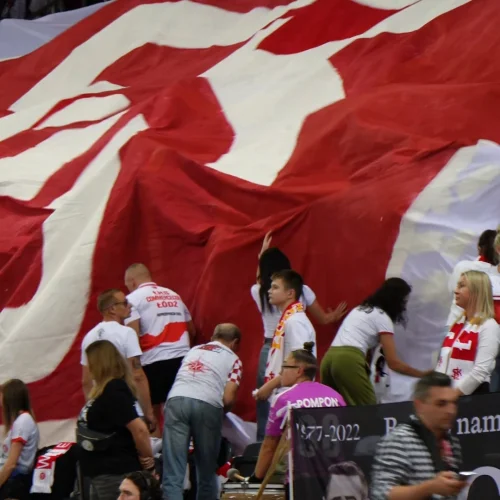 Derby to zawsze wyjątkowy mecz i wyjątkowa atmosfera. Tym razem pierwsza odsłona łódzkiego starcia na szczycie przypadła